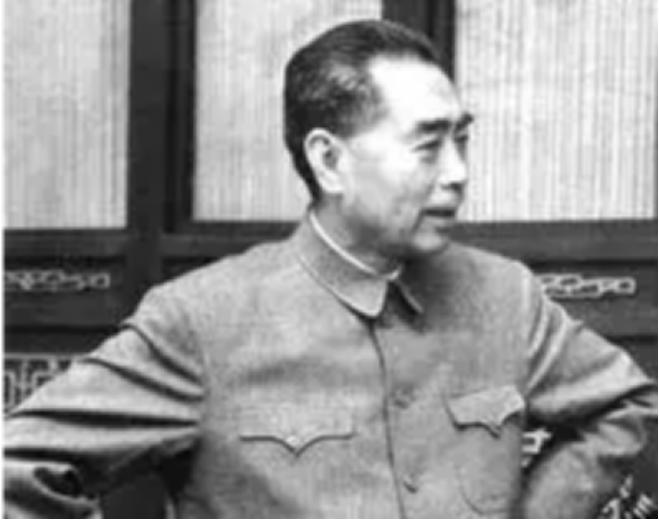 1972年，那个和周恩来“偶遇”的杭州小女孩，后来怎么样了？