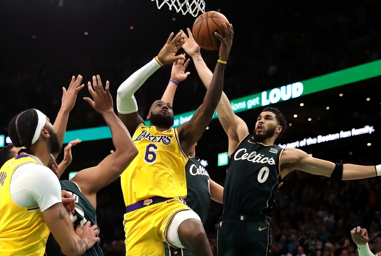 詹姆斯力压世界杯,力压巅峰詹姆斯夺mvp