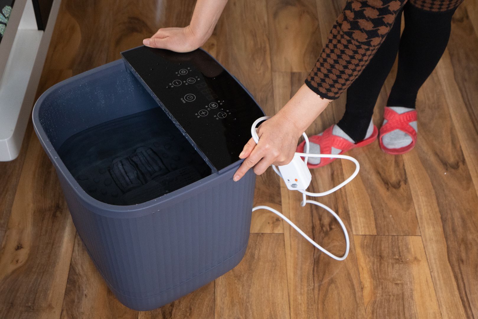 泡脚桶泡脚真的太爽了,泡脚泡到小腿以上