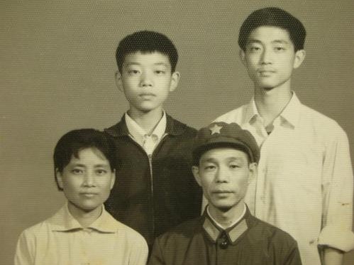 音乐人郭峰的晚年生活状况,父亲的离世给郭峰带来什么打击