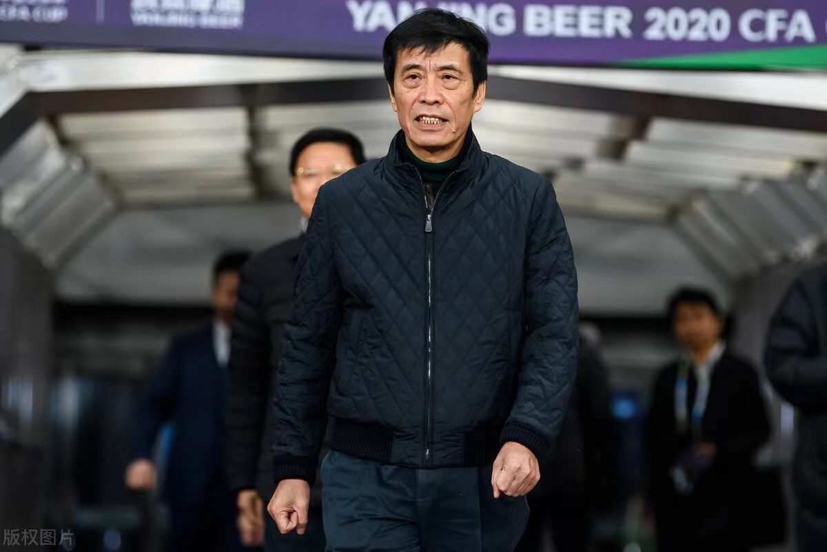 中超开赛再送惊喜礼包，陈戌源力推球迷沸腾，最快11轮恢复主客场