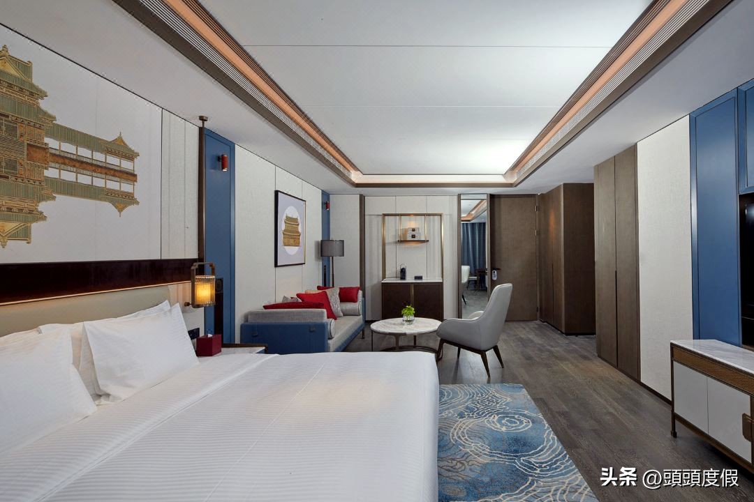 济南前十酒店,趵突泉一城山色半城湖