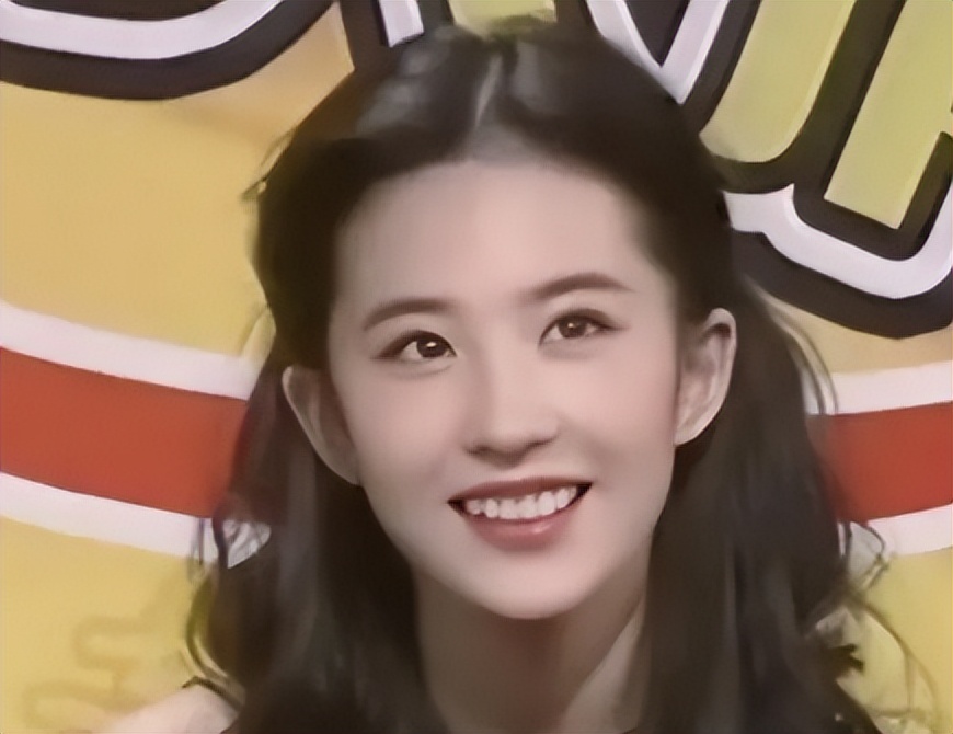 全家最丑刘亦菲,多年后才发现,“神仙姐姐”口中的妈妈有多优秀