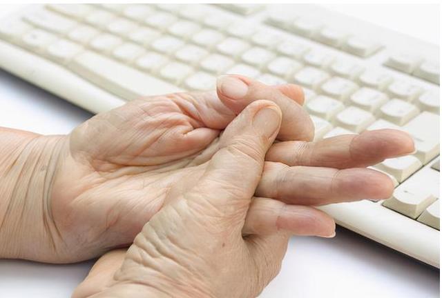 血压高不高看腿脚就知道,血压高的人多观察手指