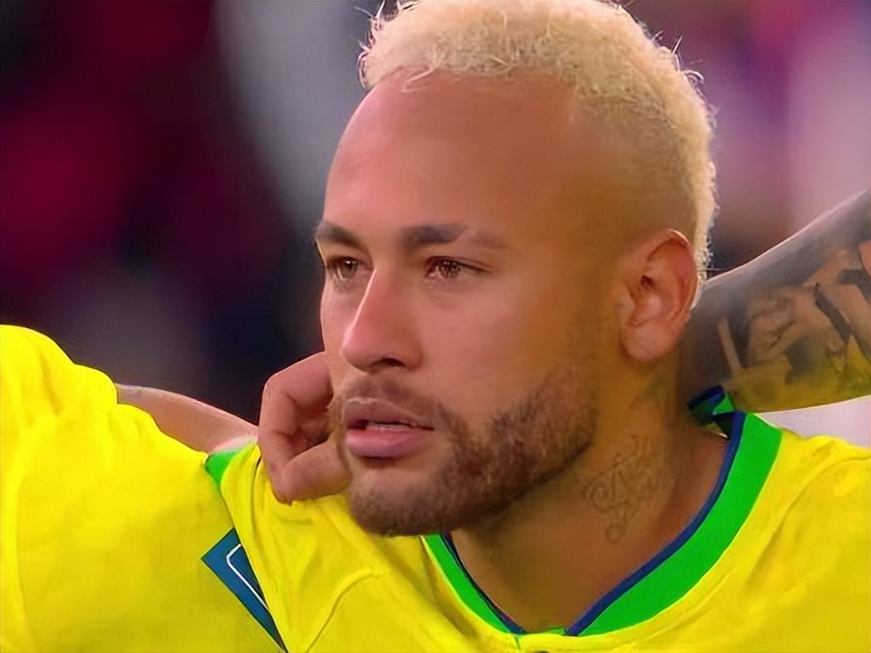 内马尔离场痛哭,巴西队内马尔近况