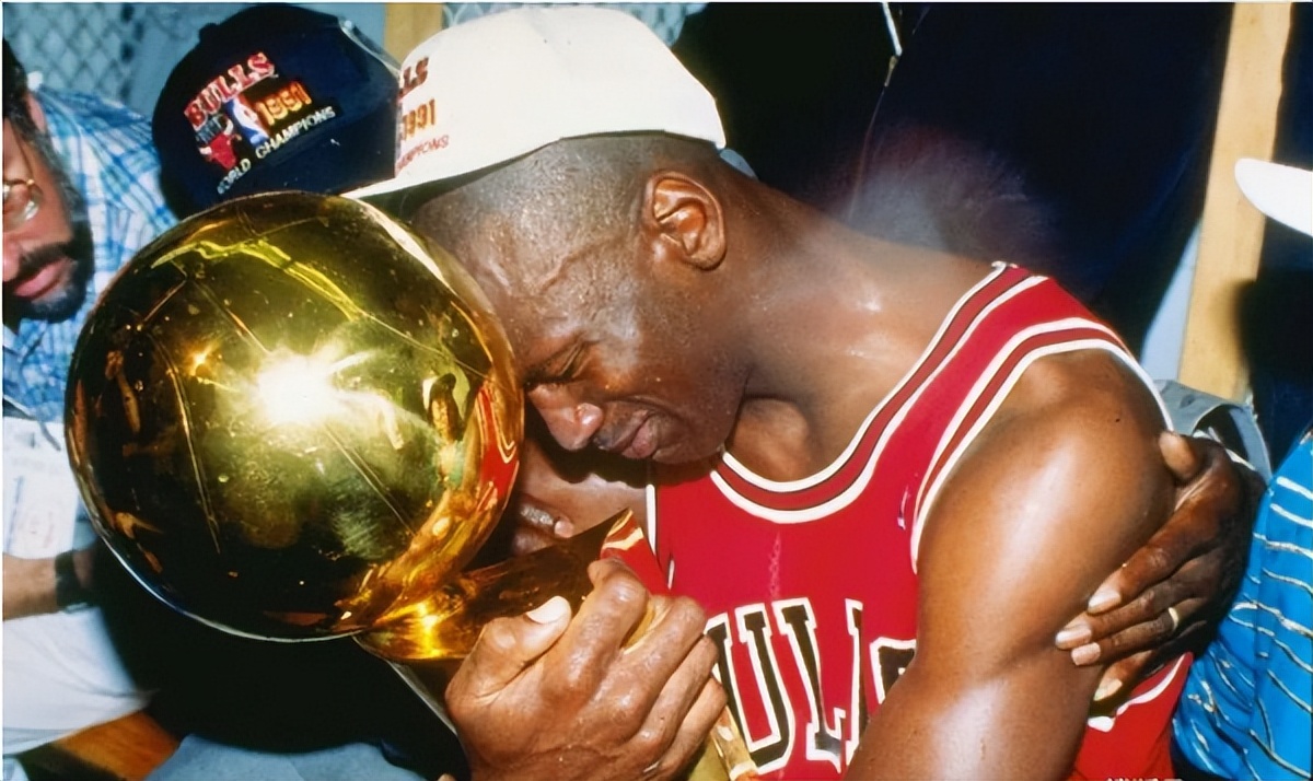 灌篮高手樱木花道第二双aj,灌篮高手樱木穿aj6