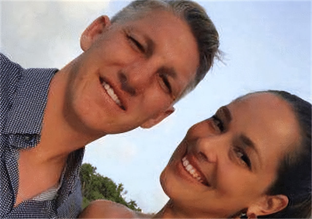 她曾被称为圈内第一美女,她曾是国内第一美女