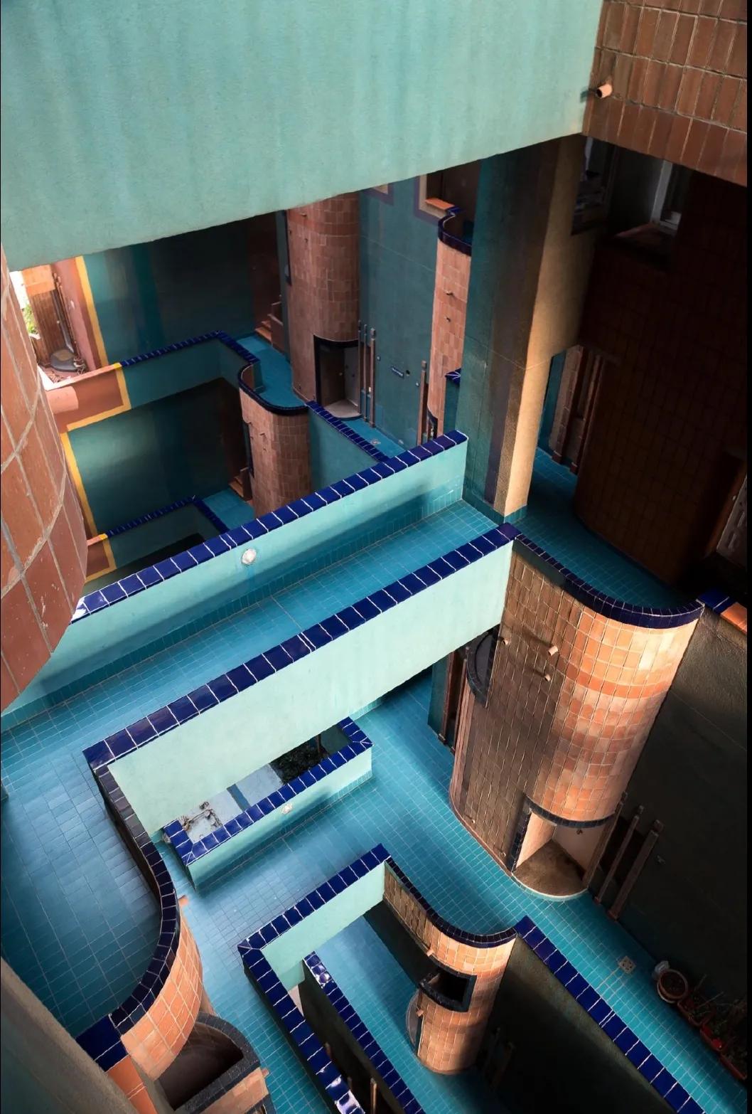 西班牙鬼才建筑师的梦幻世界,西班牙鬼才