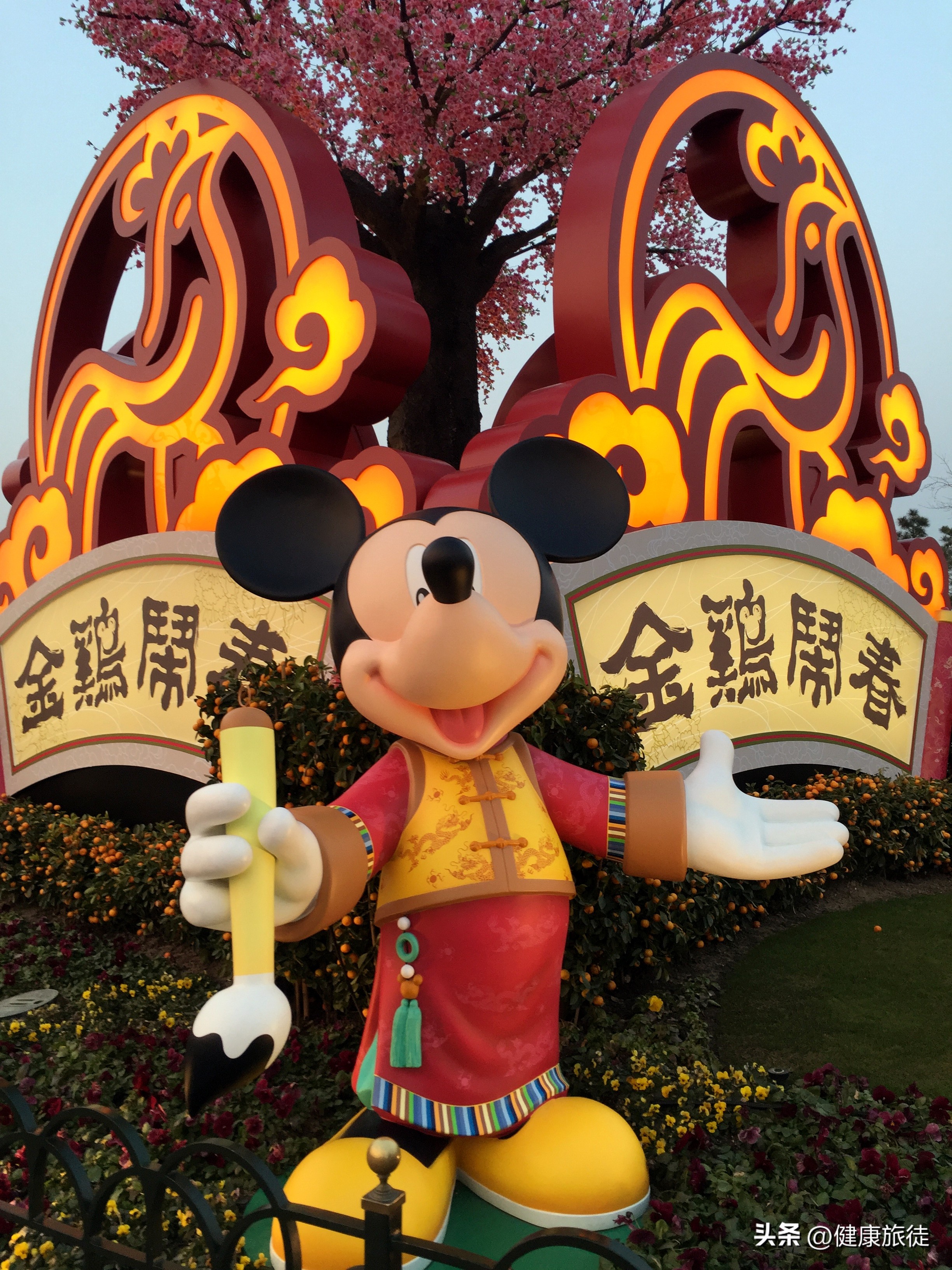 上海迪士尼乐园夏日狂欢盛宴,上海迪士尼乐园七大主题乐园介绍