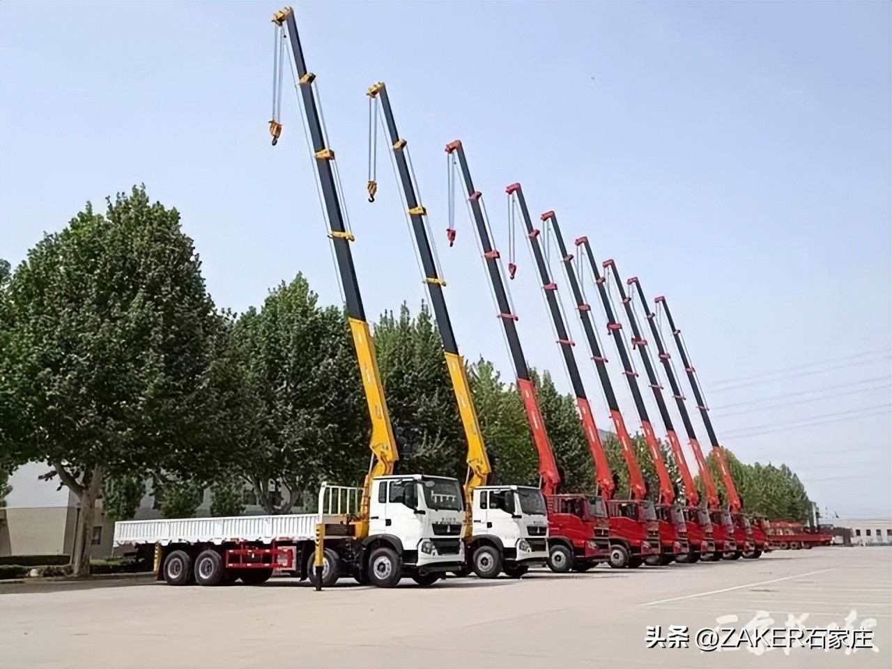 早新闻11.24|开这种车上路，交警必查！适老化改造托起“稳稳的幸福”；事关个人养老金，银保监会发布通知