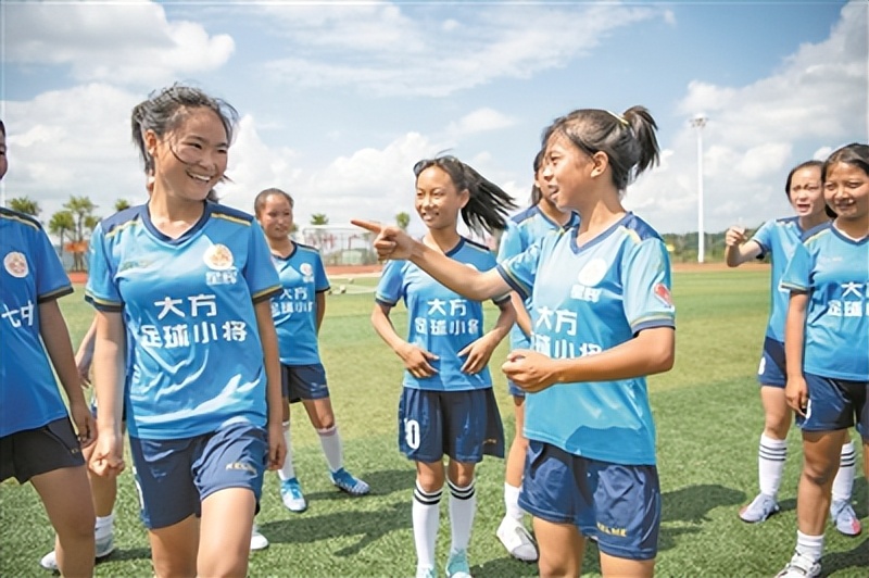 以球为媒筑起山里娃“逐梦之桥”