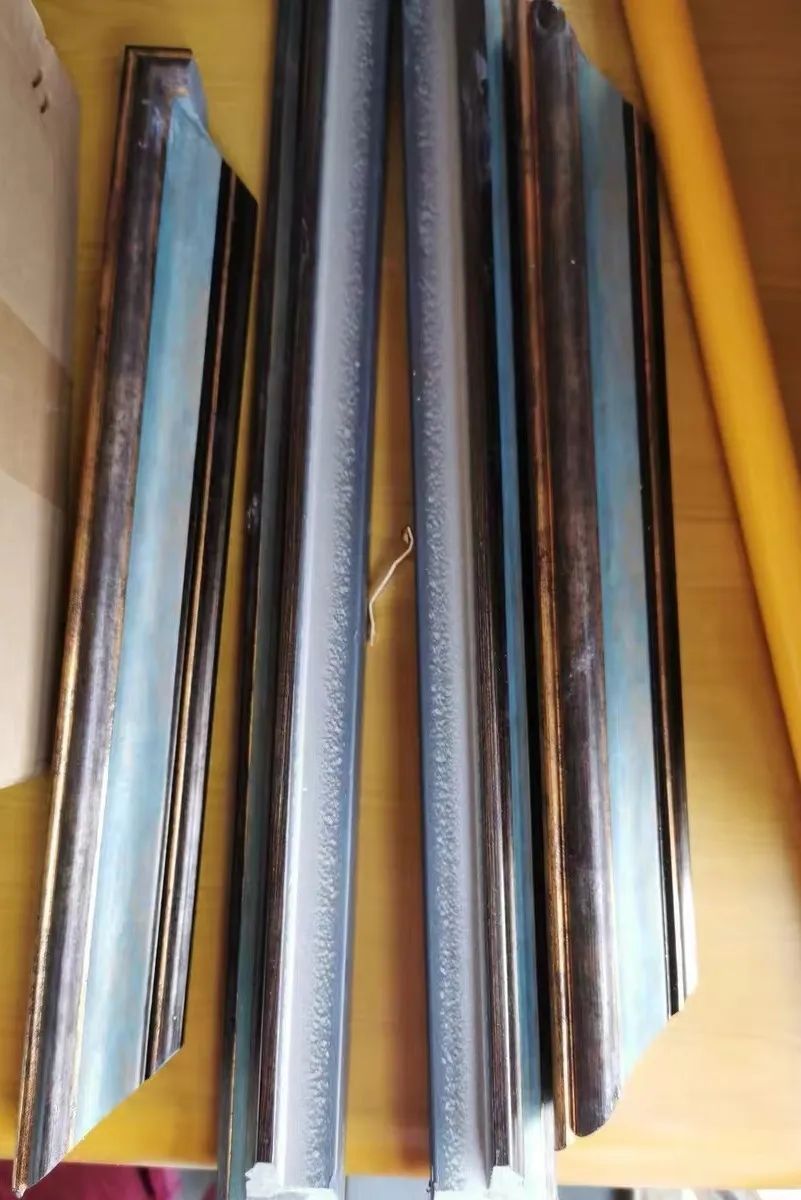 结婚照挂在卧室哪个位置好,结婚照挂在什么地方最合适