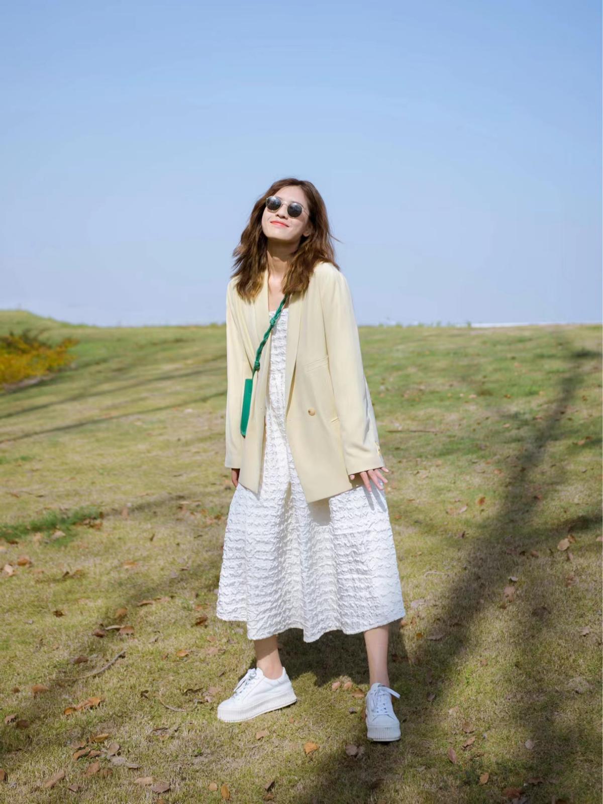 裙子小白鞋夏季,小白鞋帆布鞋怎么搭配裙子