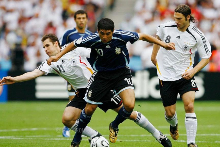 足球古典前腰是什么意思,足球古典前腰为什么少了