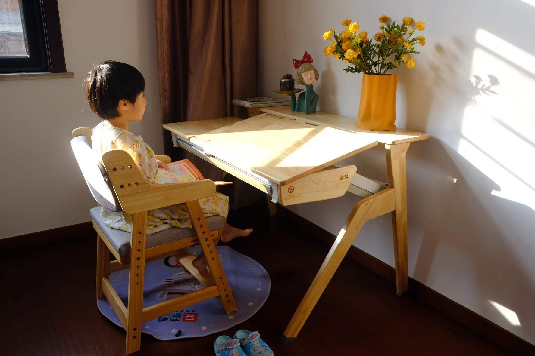 怎么选购学习桌椅,如何挑选学习桌椅品牌