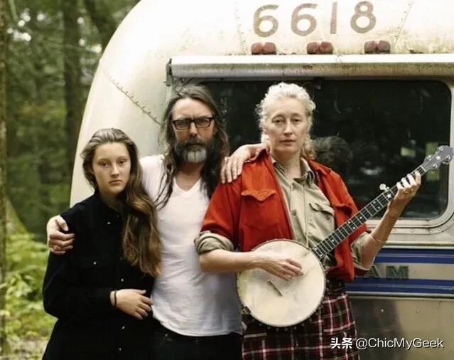 58岁的白发模特,58岁的白发模特视频