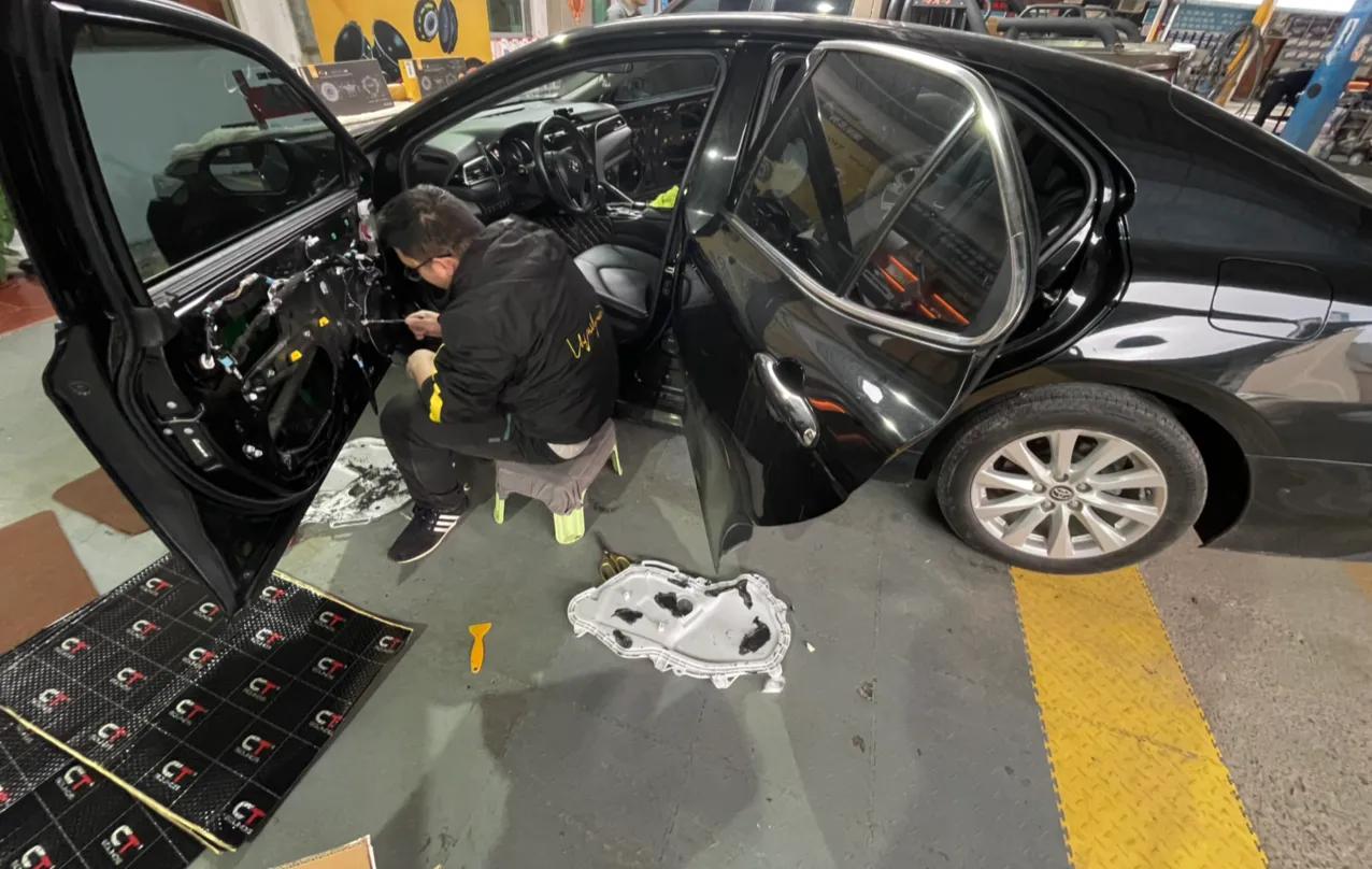 凯美瑞2.5g豪华版音响改装案例,凯美瑞六代升级改装深圳