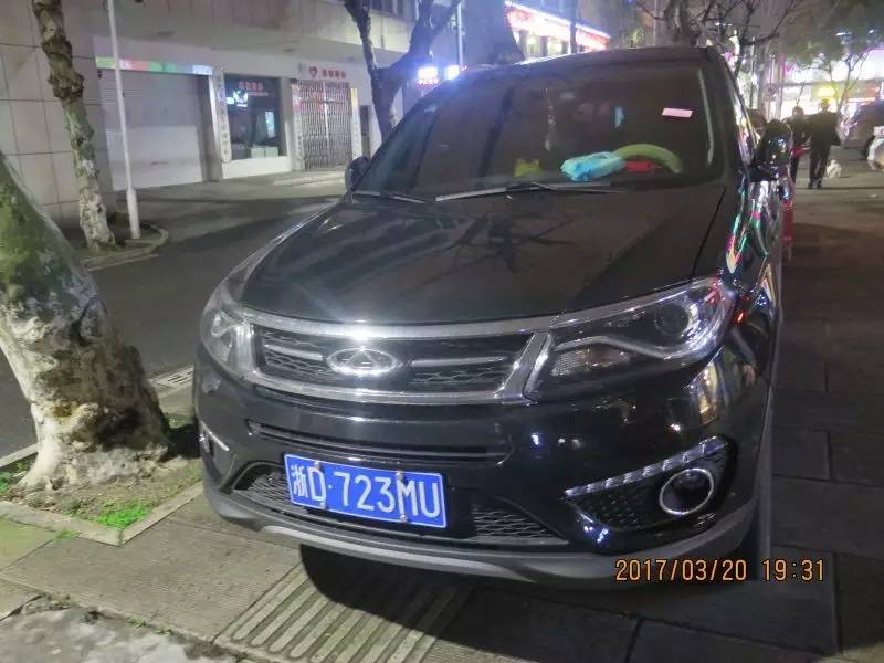 城管回应车上挂城管执法006,交警回应城管执法车挂白底城号牌