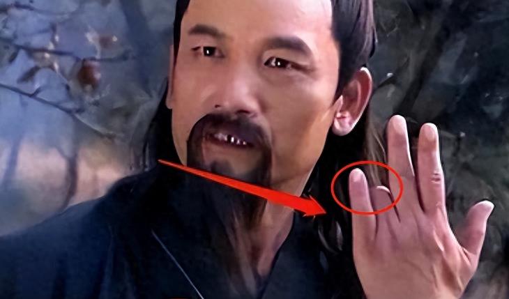 禁忌慾望：深夜影院里的诱惑镜头