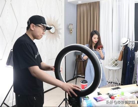 上海名媛群拼单事件看法,怎么看待上海名媛群拼单事件