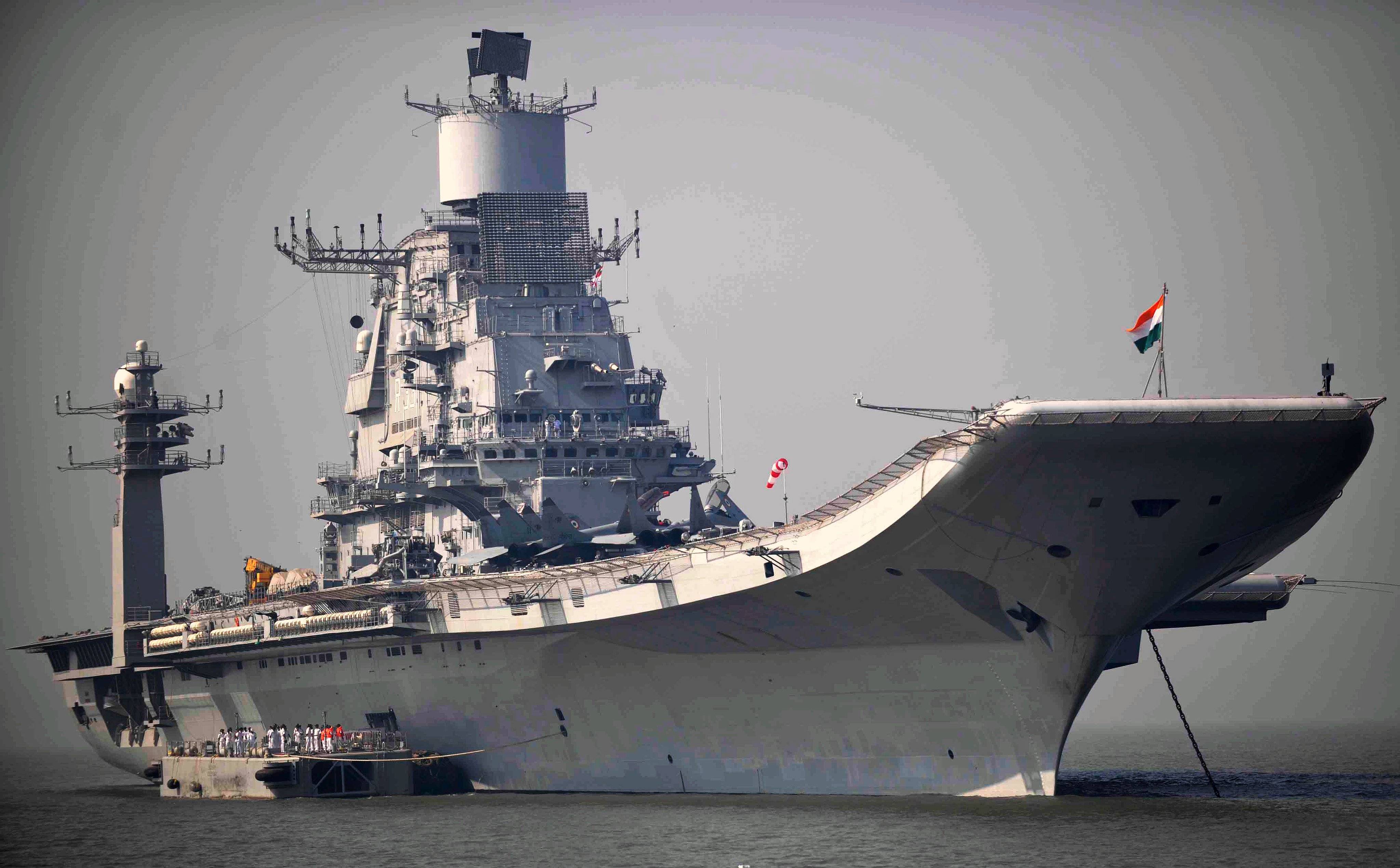 俄罗斯1美元卖航母是真的吗,印度购买俄罗斯二手航母