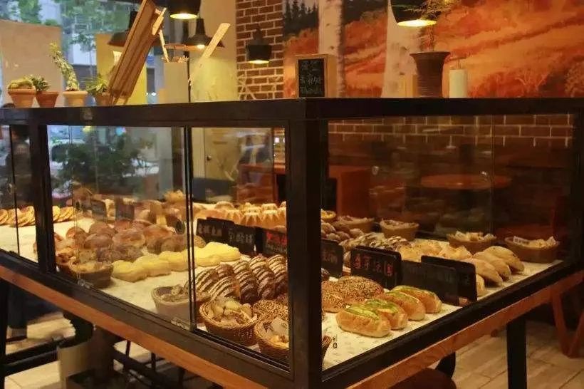 江西一个贫困县，靠着这个手艺，成功孵化了4600个富豪，凭什么？