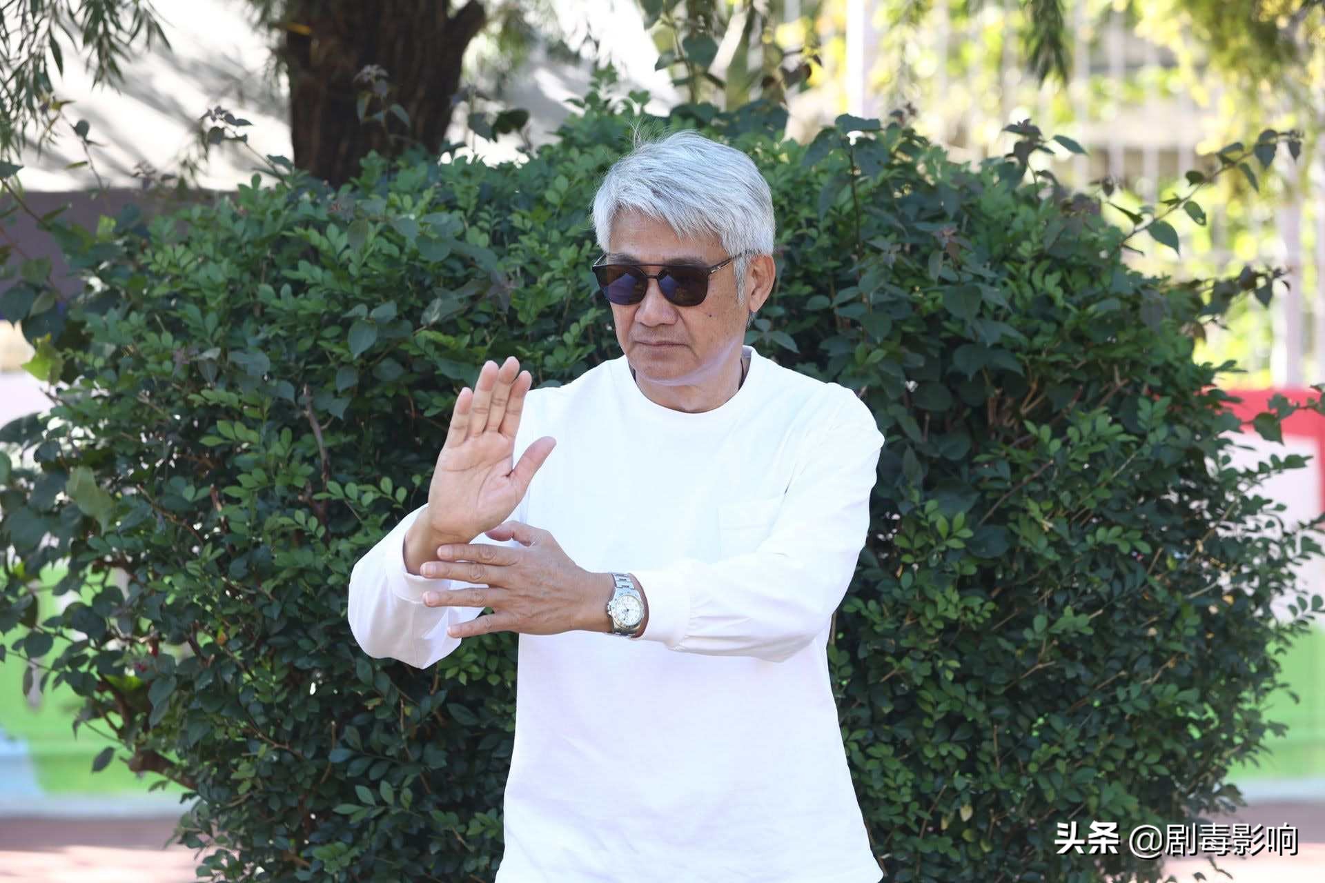 《古惑仔》“韩宾”曝近况！64岁尹扬明定居珠海，生活安逸又平静