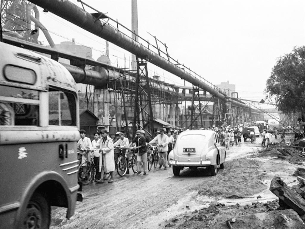 70年代日本参观鞍钢后欲用大米换炉渣，周总理说有猫腻，拒绝交换