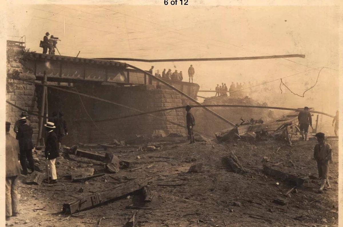 变态的纳粹德国，*光脱**犹太人女人衣服，集体*杀屠**!2