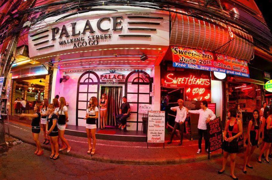 女孩15岁就能接客，性是工作也是生活，捷克缘何沦为色情大国？