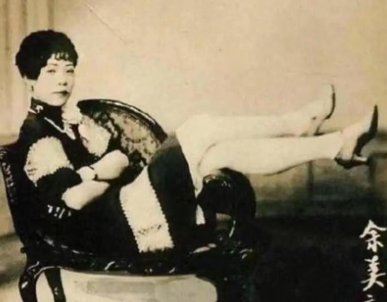 风流女作家余美颜，睡了3000个男人，人称欲女，她不服气？