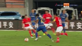 足球剪刀腿两人受伤,最悲壮的犯规郑智