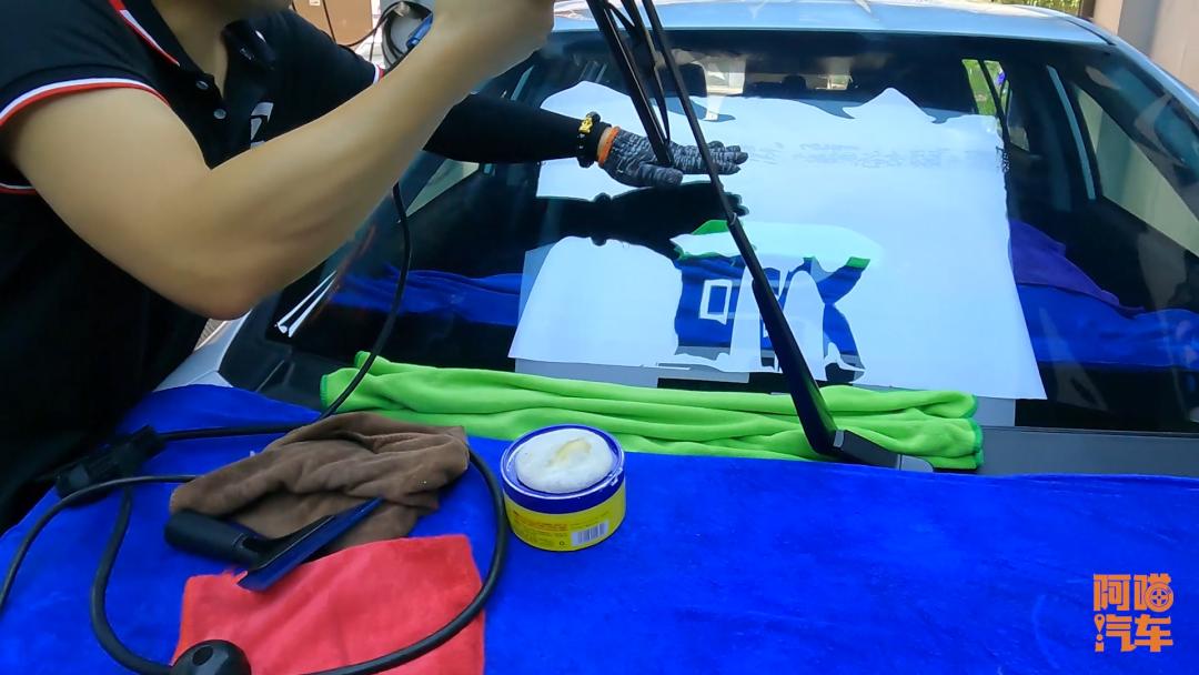 4s买车送膜有必要贴吗,4s店买车送的膜是提车时就贴的吗