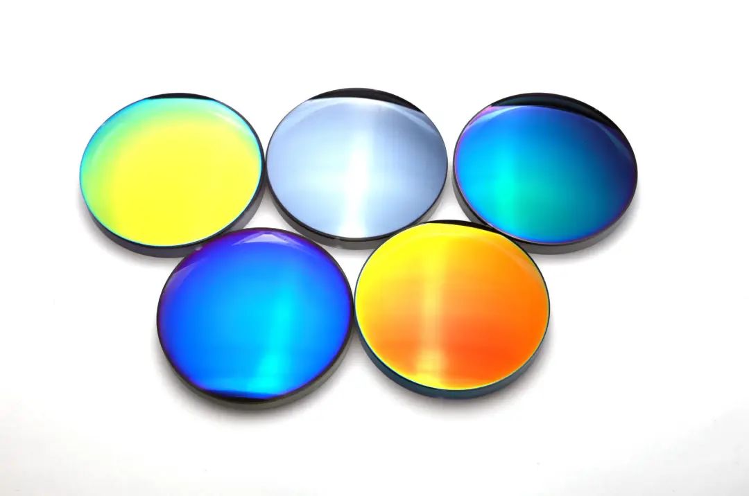 开车墨镜什么颜色最护眼,开车想防晒最好用什么颜色的墨镜