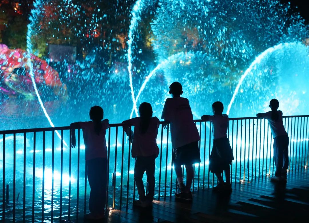 登山观日出云海,黄山观云朗诵合拍