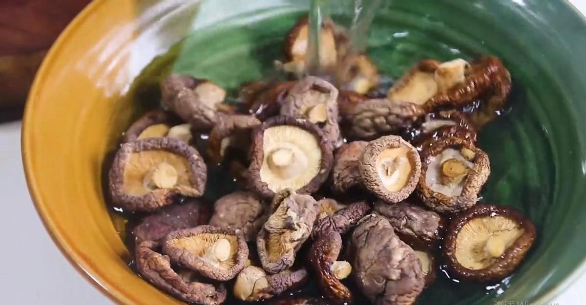 炖鸡肉时切记别直接焯水教你一招,炖鸡肉别直接焯水教你正确做法