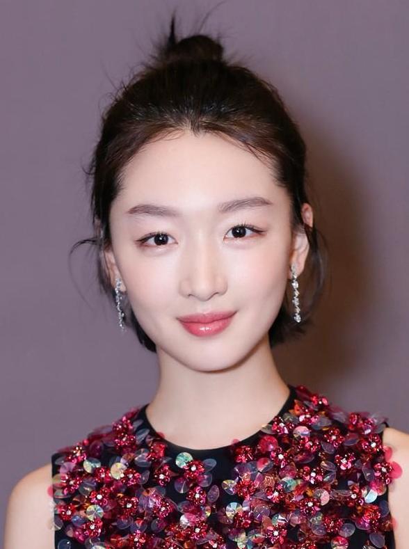 这6位女星上镜前后反差巨大,11位女明星发福前后判若两人