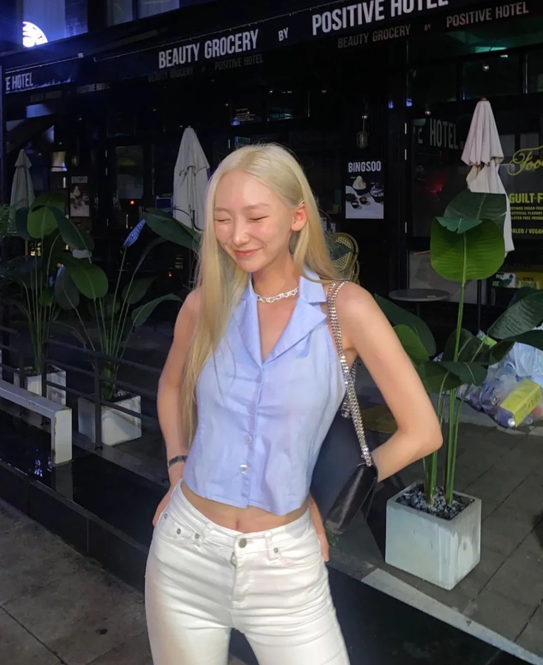 这个夏天一定要穿小吊带,夏天就是要穿上好看的小吊带