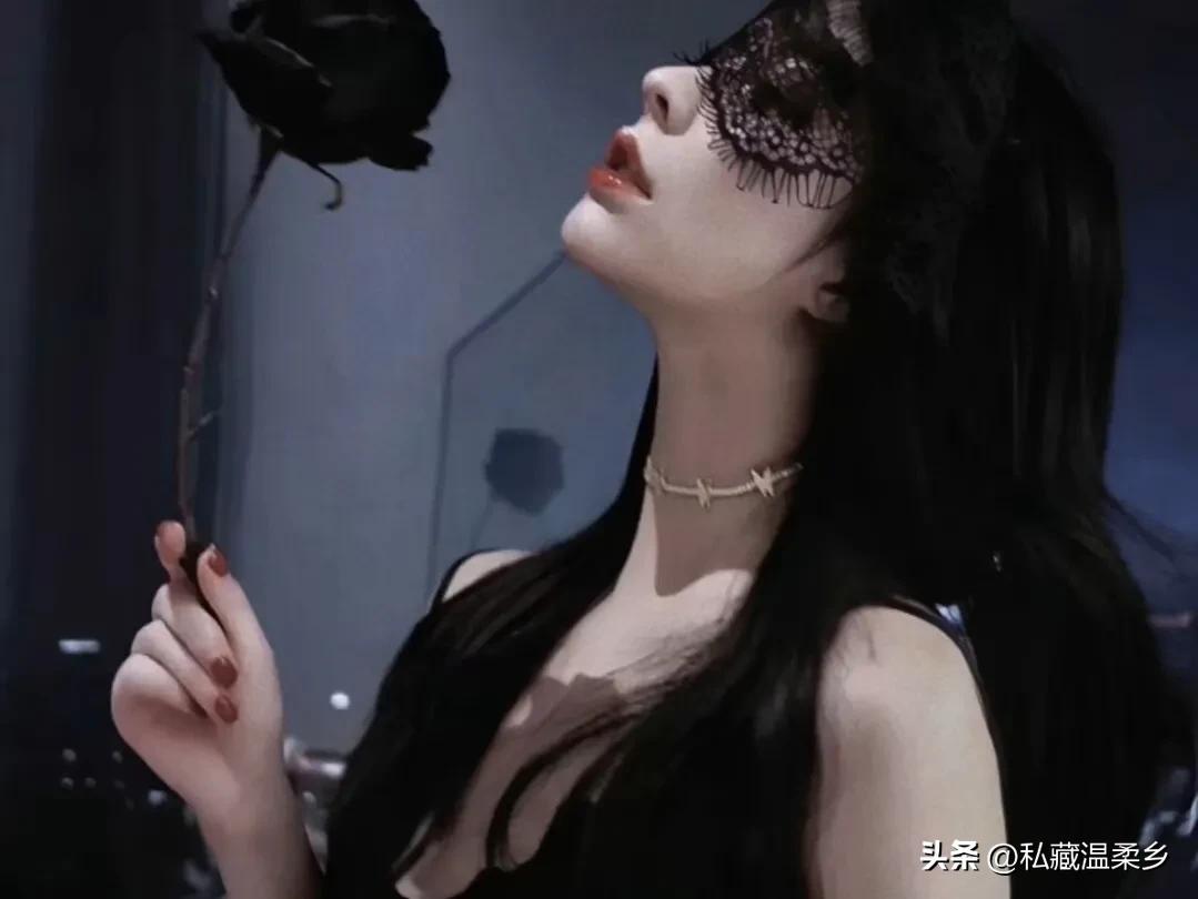 现言情有独钟,斯文败类男主与爱脸红的正经女主《秋日星辰》