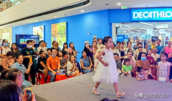 百名萌娃才艺大赛,六岁萌娃才艺展示萌翻全场