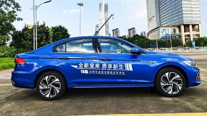 一汽宝来传奇试驾,一汽大众宝来传奇手动领先型