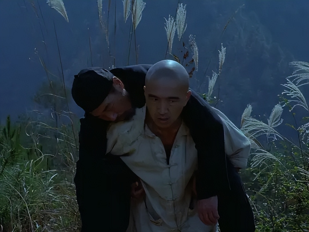 *窥偷**、*虐性**、不伦恋，这部90年代的电影戳破了压抑扭曲的人性欲望