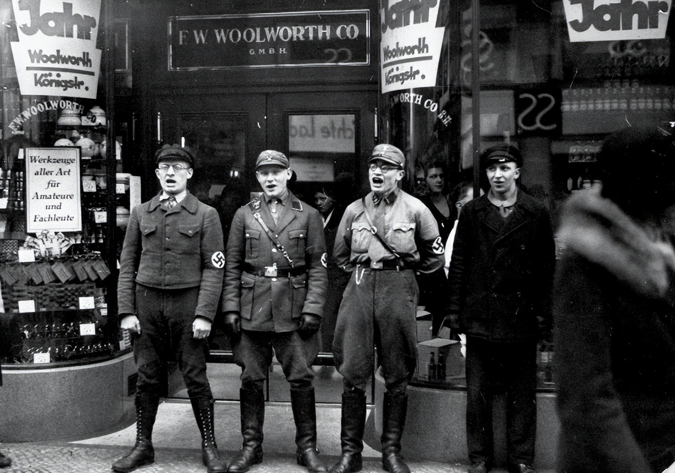 1933年希特勒上台和纳粹德国的崛起：纳粹主义对德国和全球的影响