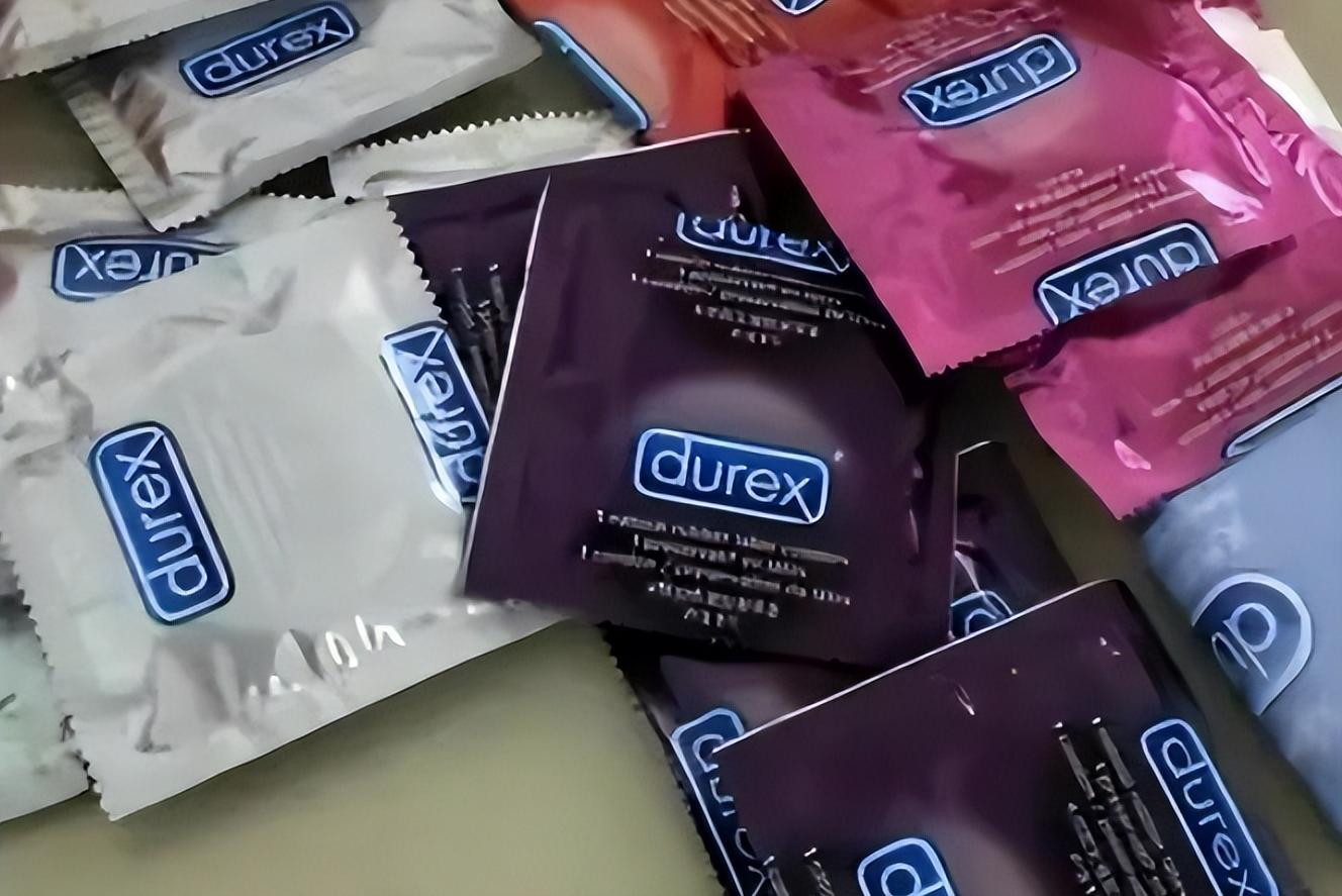 “最美院长”:避孕套按箱买，套不离身私生活糜烂，下场如何？