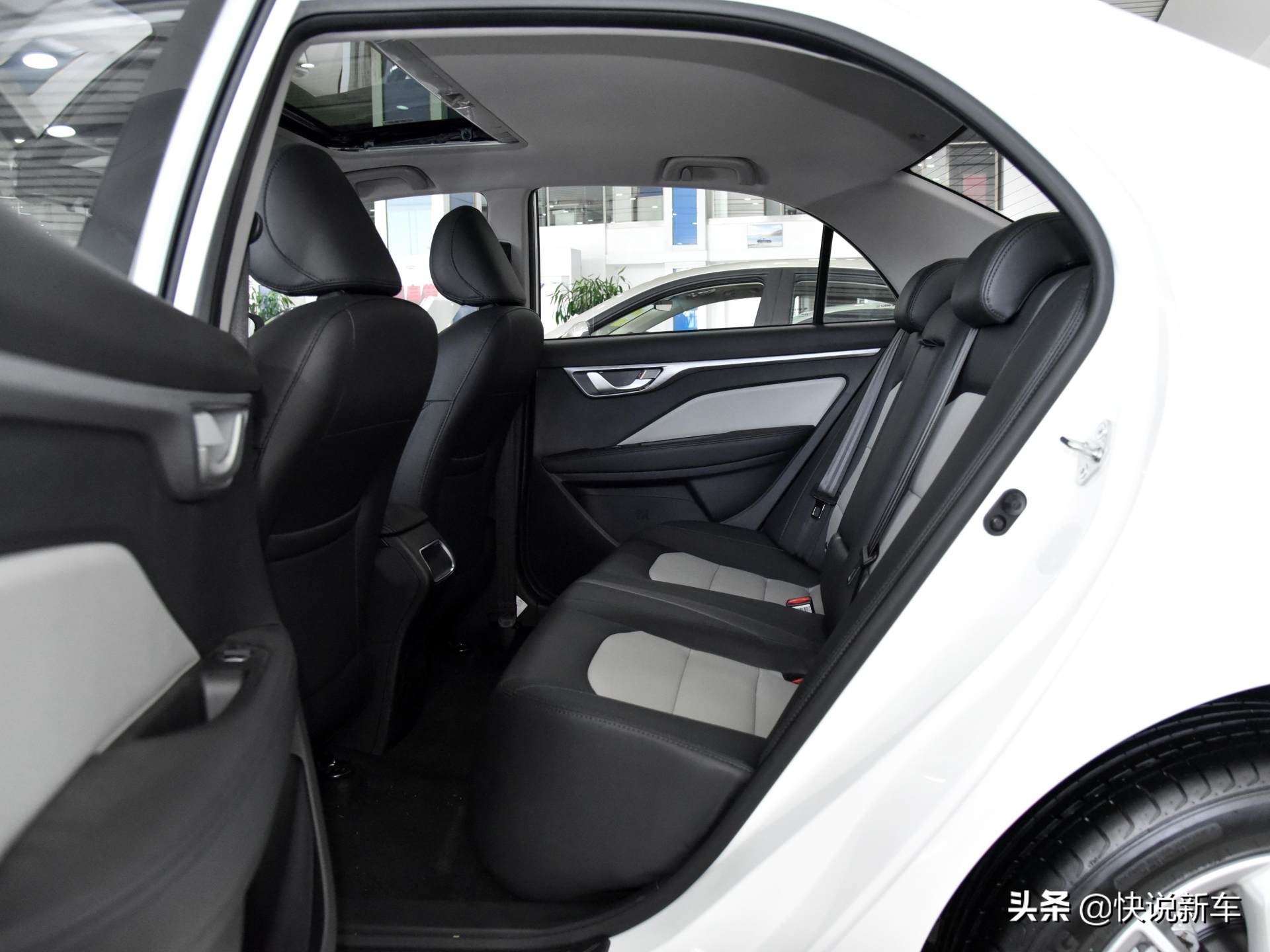 实惠性价比高的车五万,便宜省油外观好看的轿车7万以下