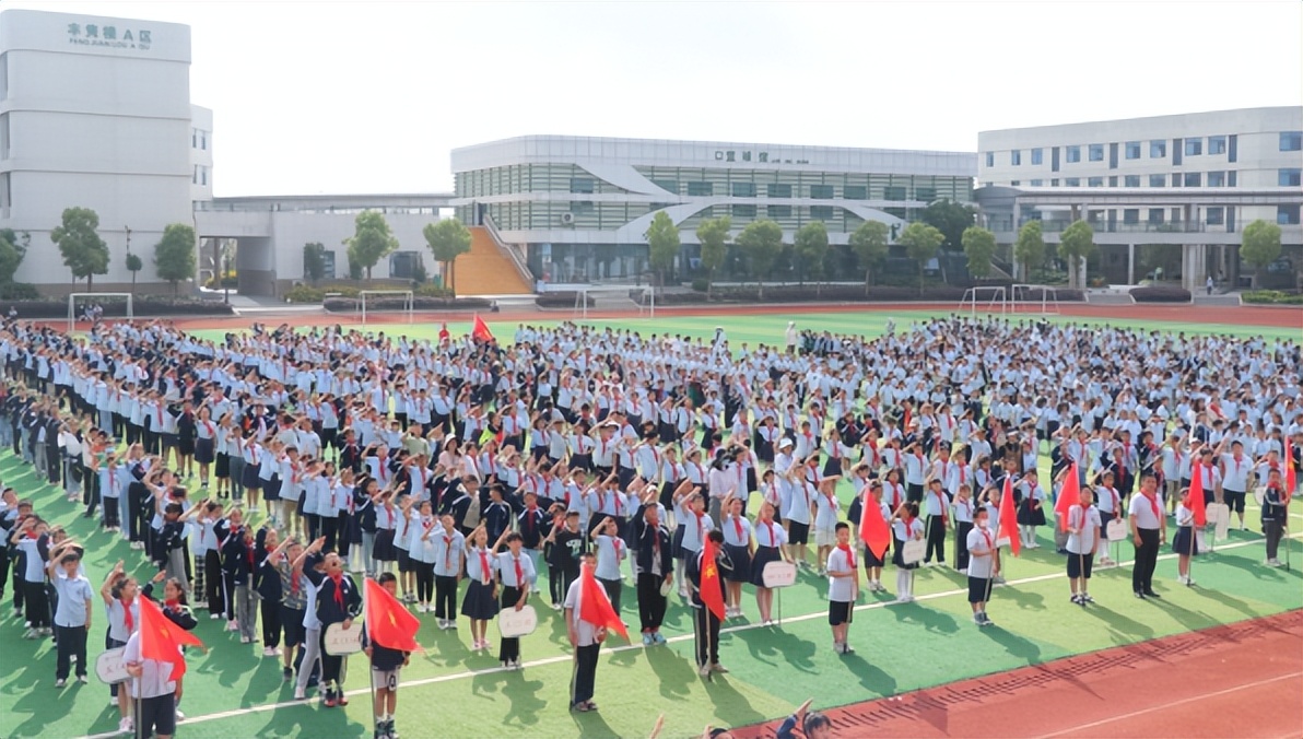 各学校少先队入队仪式,五路小学少先队员入队仪式