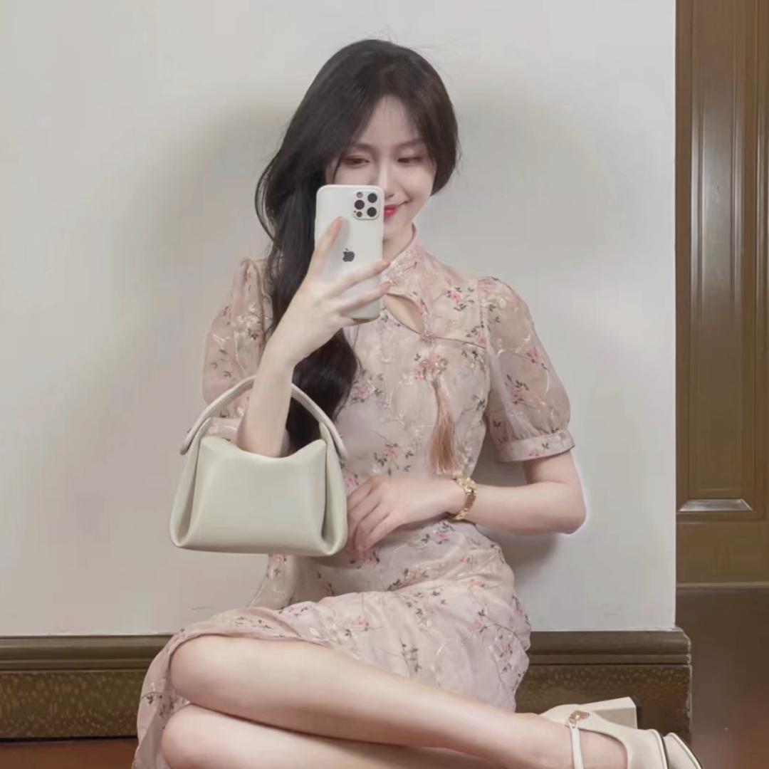 欧阳娜娜、杨超越争着蹭热度的新顶流，原来长这样