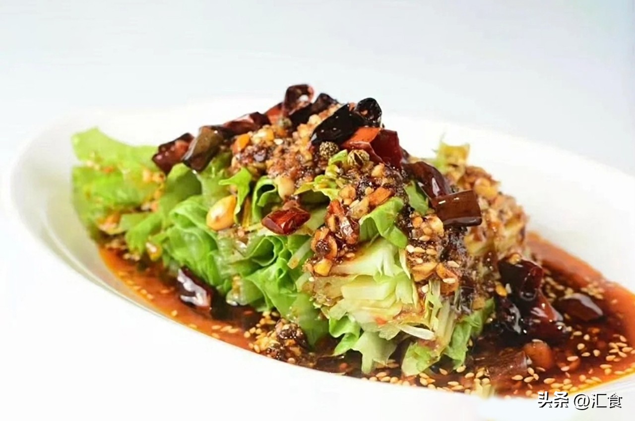 墨鱼鱿鱼炒竹笋做法,青椒炒墨鱼鱿鱼