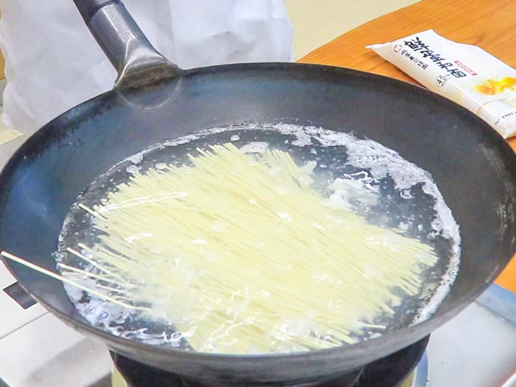 早餐来一碗清汤面做法简单,清汤面最好吃的做法儿童早餐