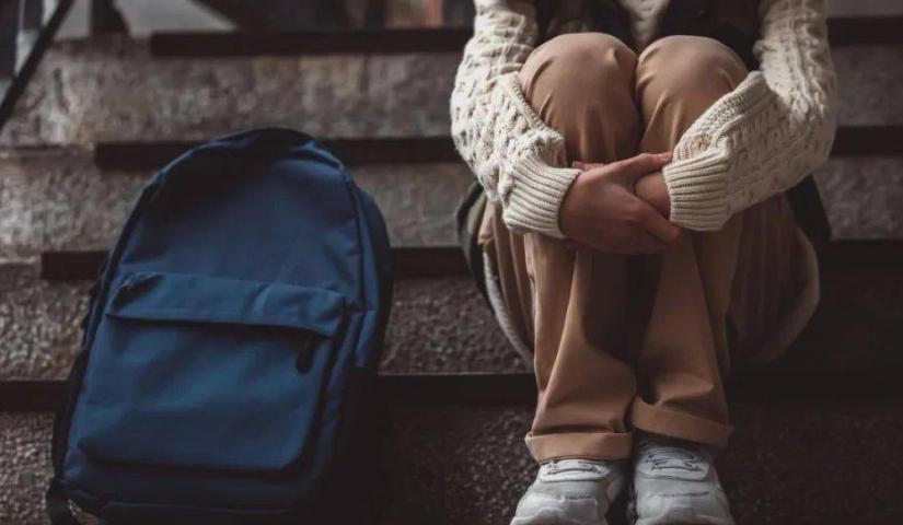 留守儿童被歧视例子,当过留守儿童的人内心都比较自卑